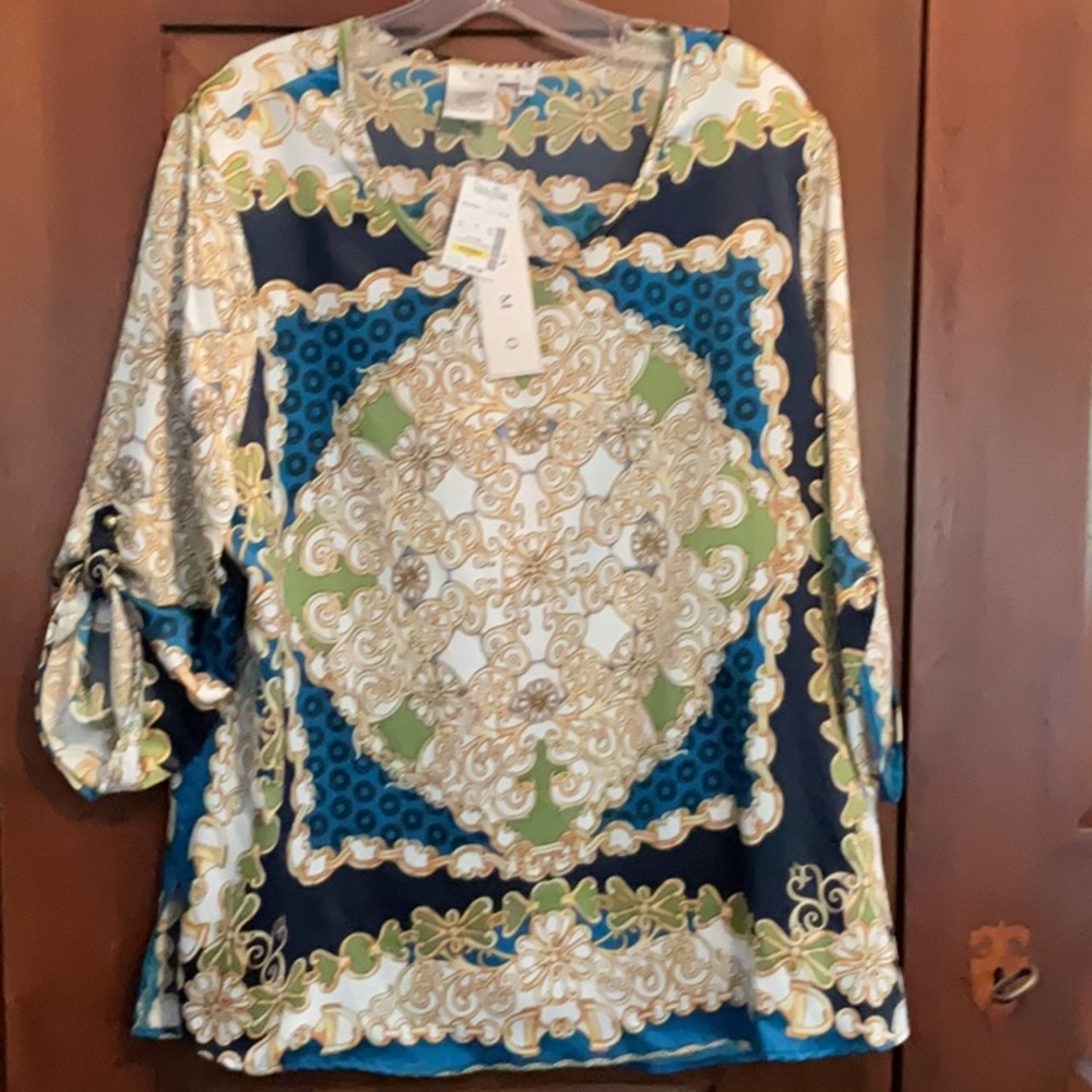 Chic Gold and Green Blouse with Elegant Design